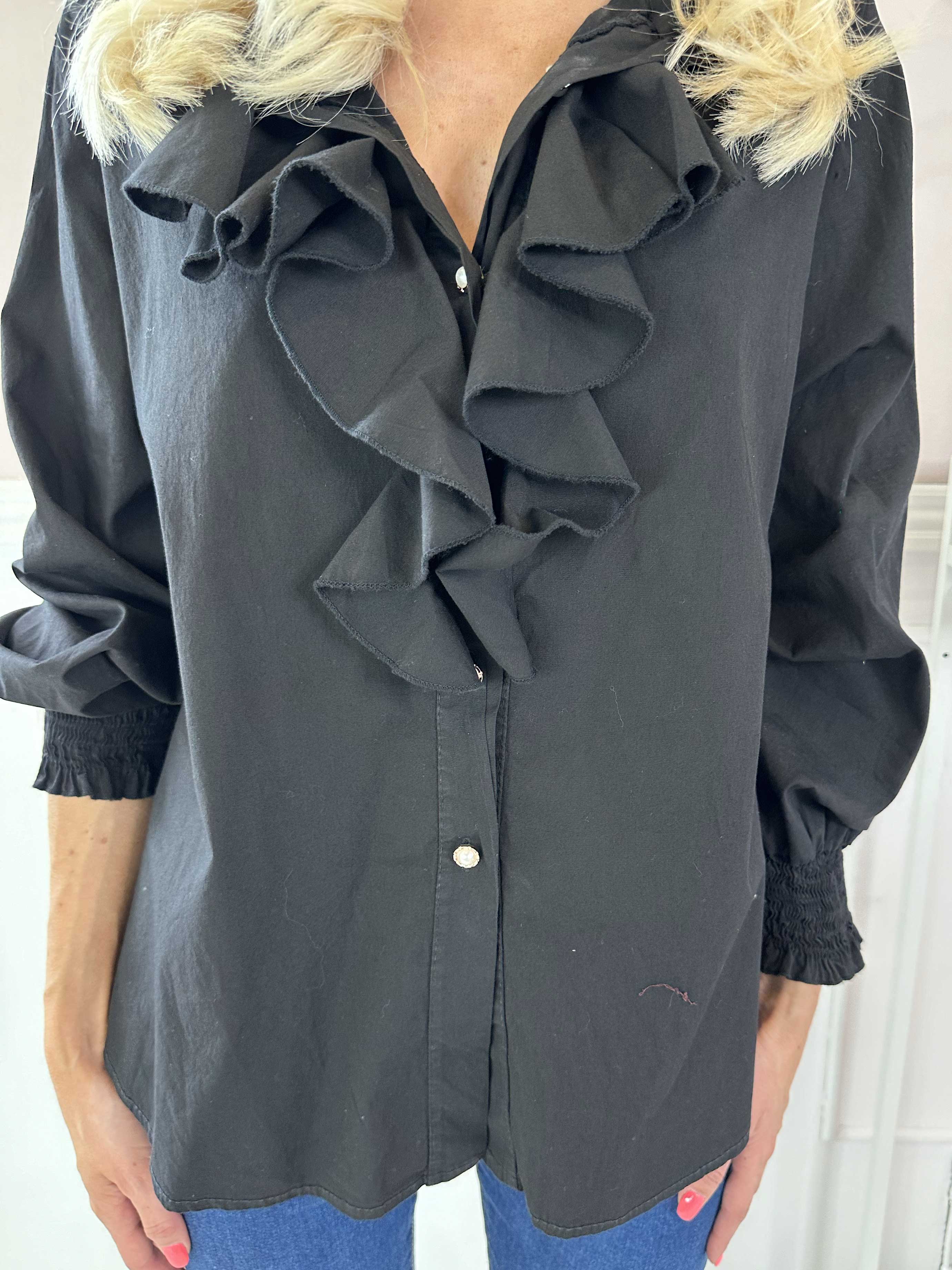 Hera - Skjorta med volanger vid bröstet